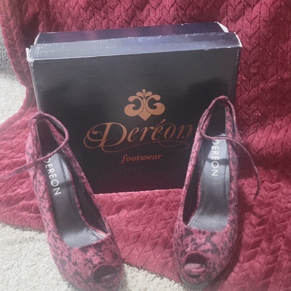 Dereon (Beyonce) Peep-Toe Heels